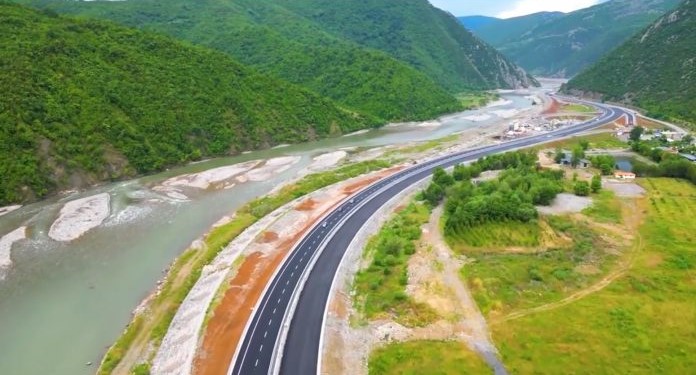 Rruga Elbasan–Qafë Thanë, ARRSH: Brenda qershorit hapen 7.5 km e parë me dy kalime